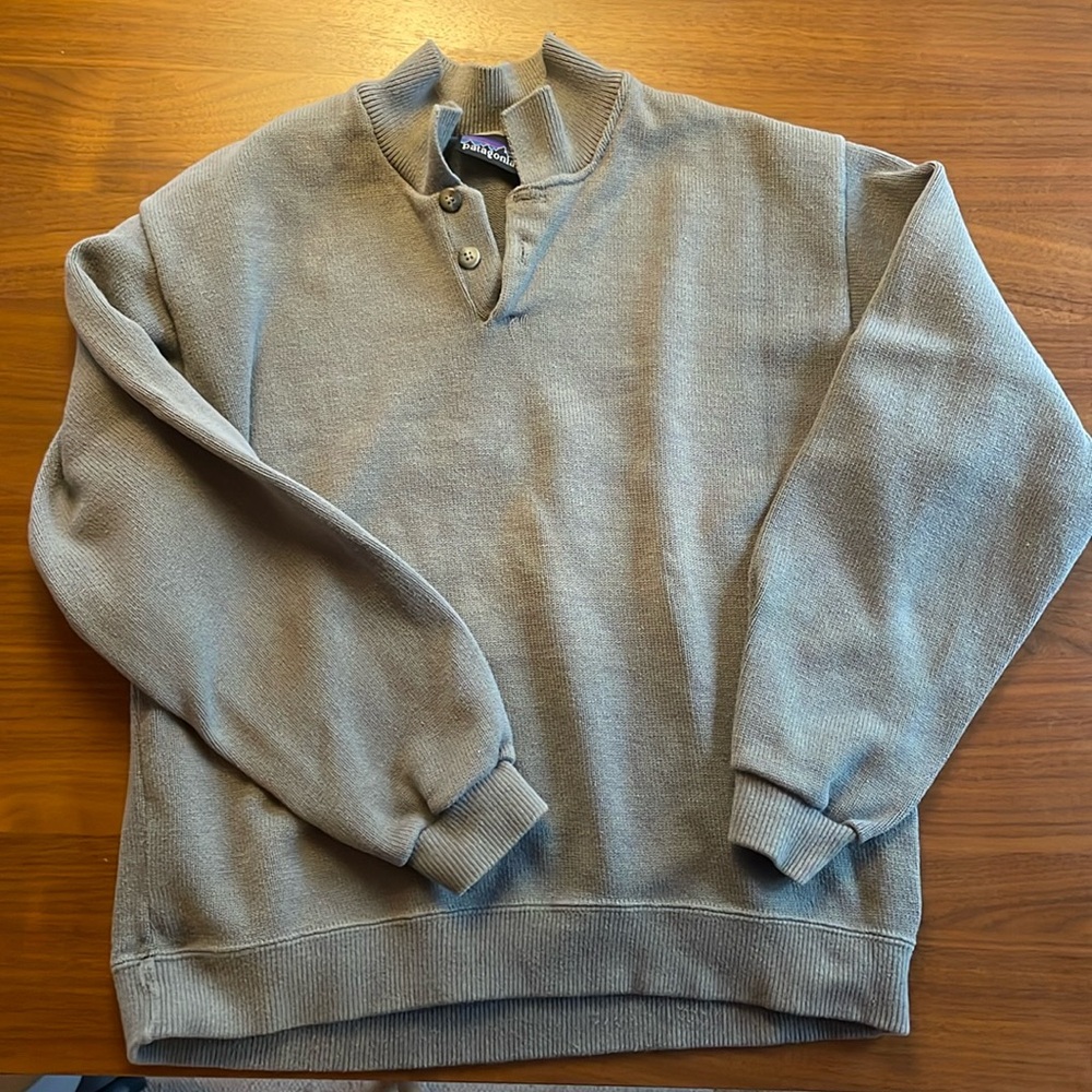 Rare vintage made in USA Patagonia collared sweater, size M, 100% cotton.